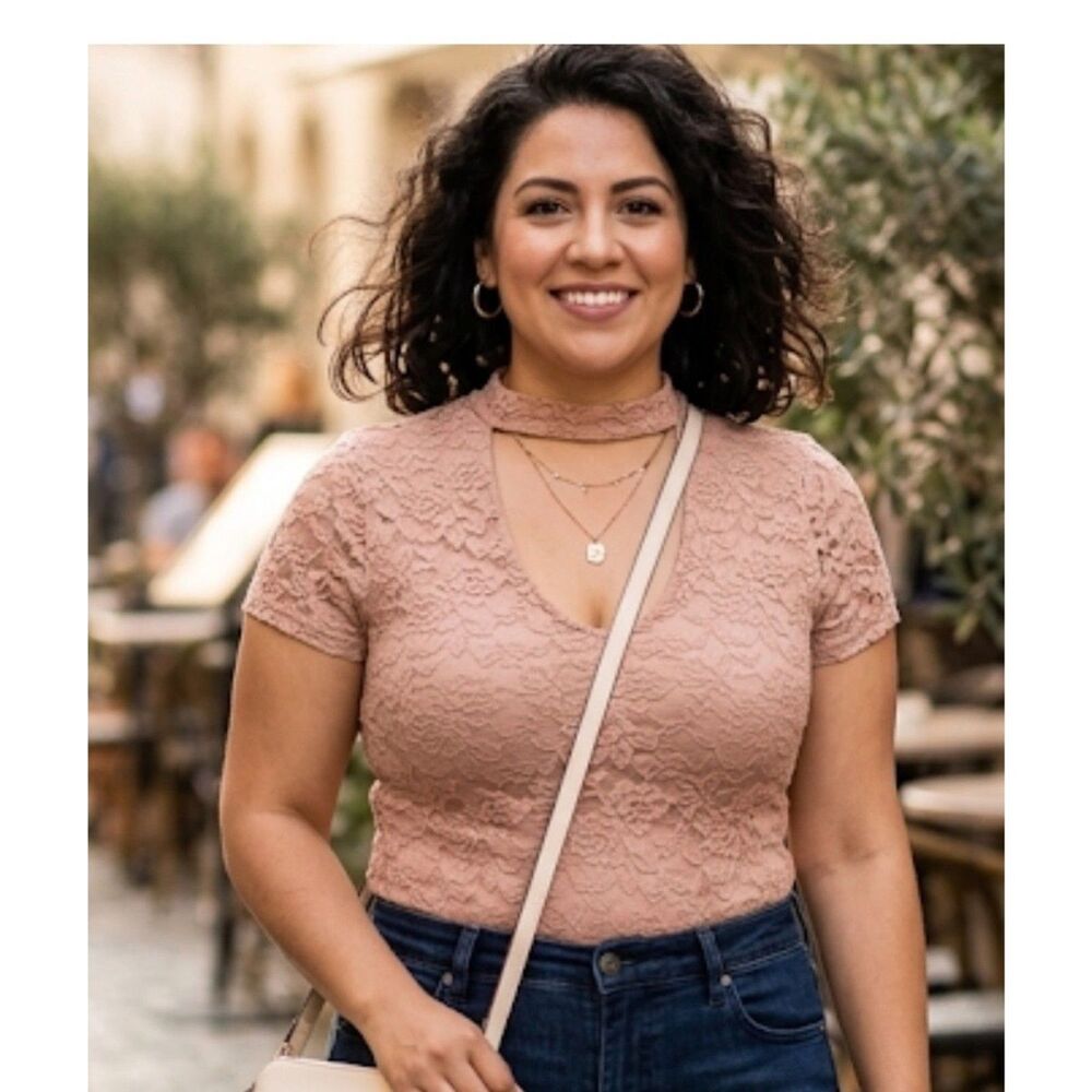 Almost Famous Women's Pink Lace Short Sleeve Choker Neck Top Size L